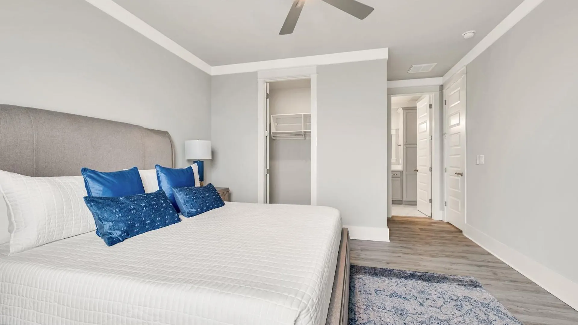 Semesterbostad Grand Charm Chateau With Lsv And Heated Pool Destin USA